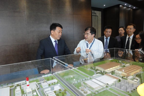 城视映画总经理刘加随青岛市商务代表团出访新加坡