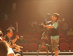 CCTV-9纪录片系列之《田埂上的绝唱》即墨柳腔剧院拍摄现场